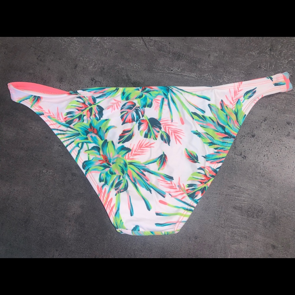 Flowered Bikini - Picture 4 of 4